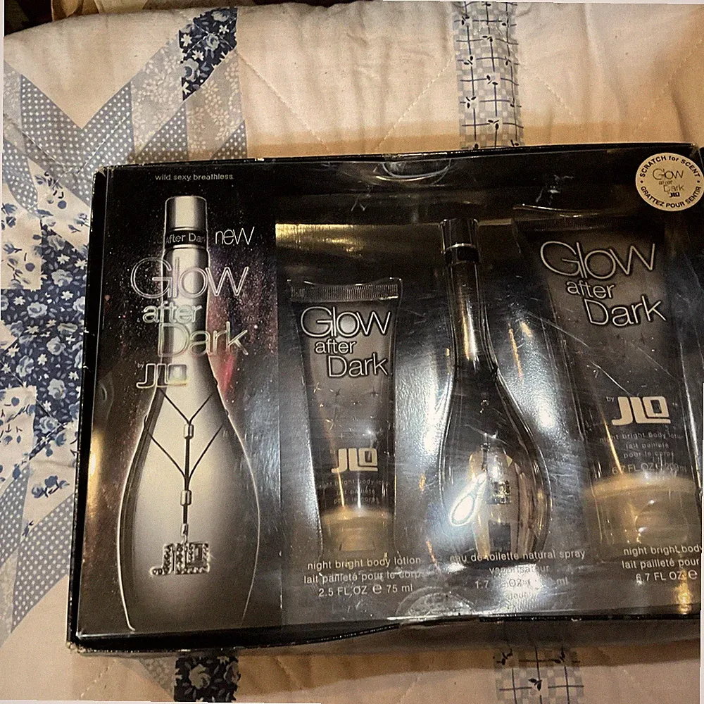 Jennifer Lopez Glow After Dark Set. Body Lotion 2.5 & 6.7 Fl. Oz. Perfume 1.7 Oz