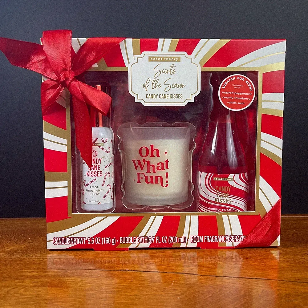 Scent Theory Candy Cane Kisses Holiday Gift Set Bubble Bath Candle Room Spray